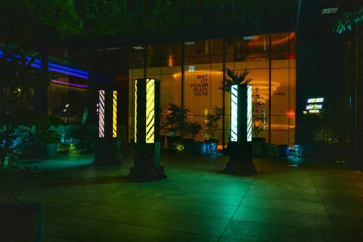 Nosaj Thing x Daito Manabe light sync device by Rhizomatiks