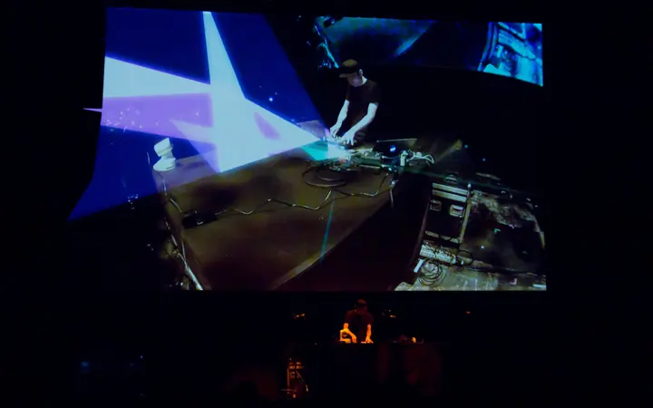 Nosaj Thing AR Live 2014