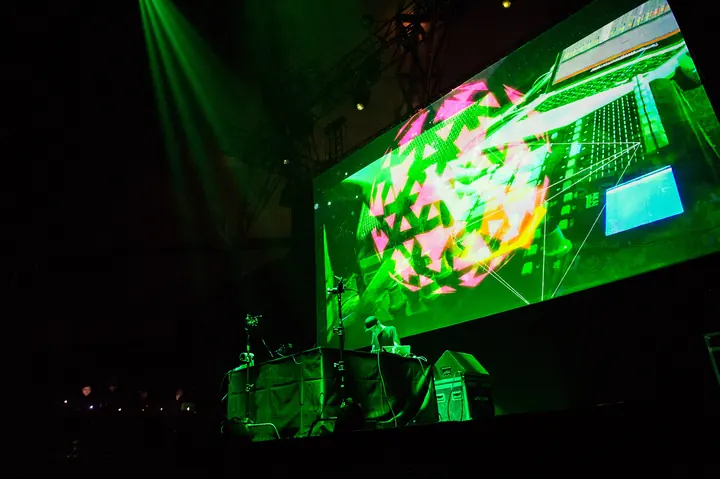 Nosaj Thing AR Live 2014