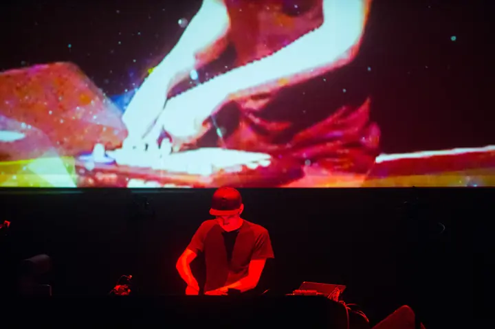 Nosaj Thing AR Live 2014