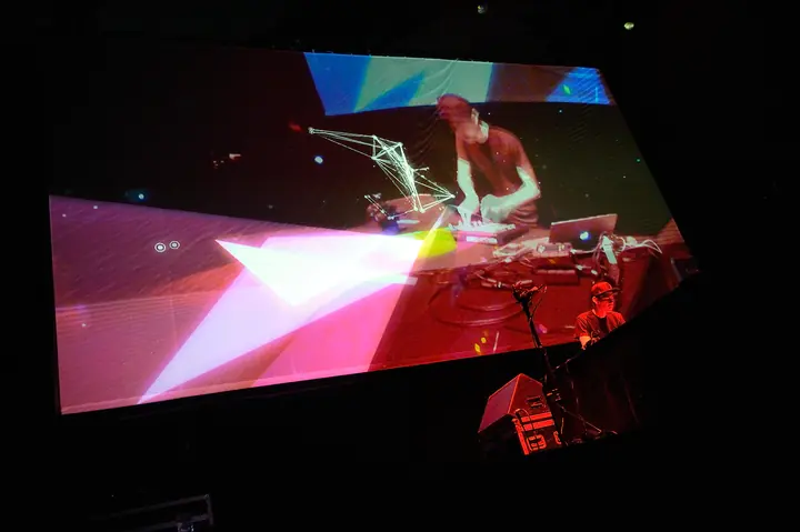 Nosaj Thing AR Live 2014