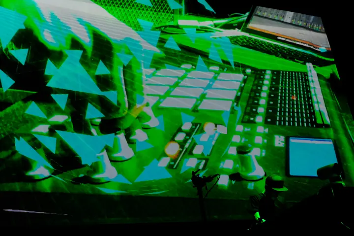 Nosaj Thing AR Live 2014