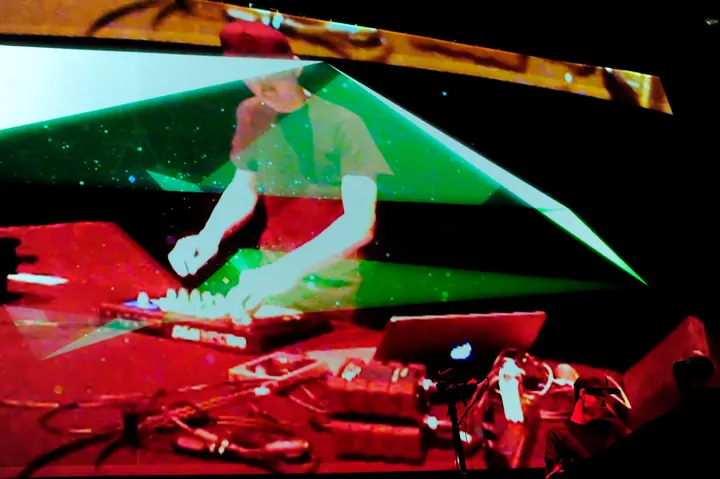 Nosaj Thing AR Live 2014