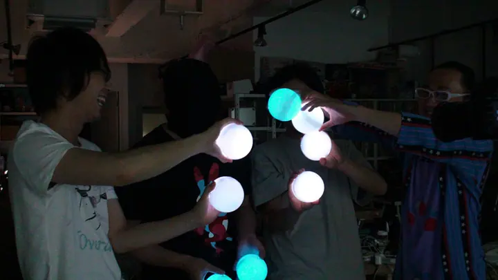 hitomi \"Smile World\" making