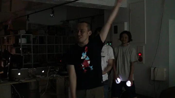 hitomi \"Smile World\" making