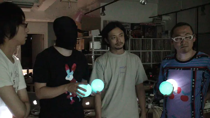 hitomi \"Smile World\" making