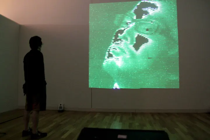 UV laser fade out at 大分市美術館